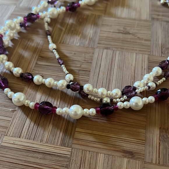 White and Purplish pink Necklace - Picture 2 of 4